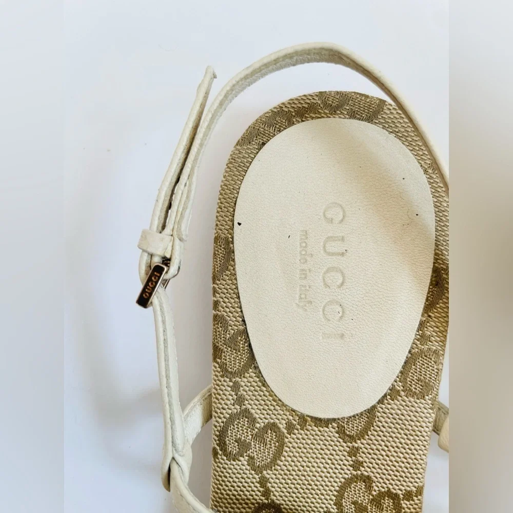 Gucci White leather GG supreme canvas interlocking heart thong sandals EU 36.5